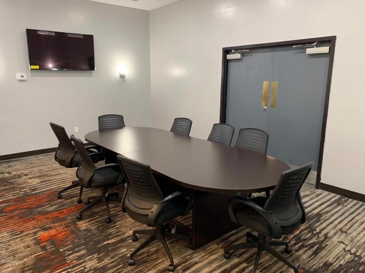 Ramada By Wyndham Gainesville Extérieur photo