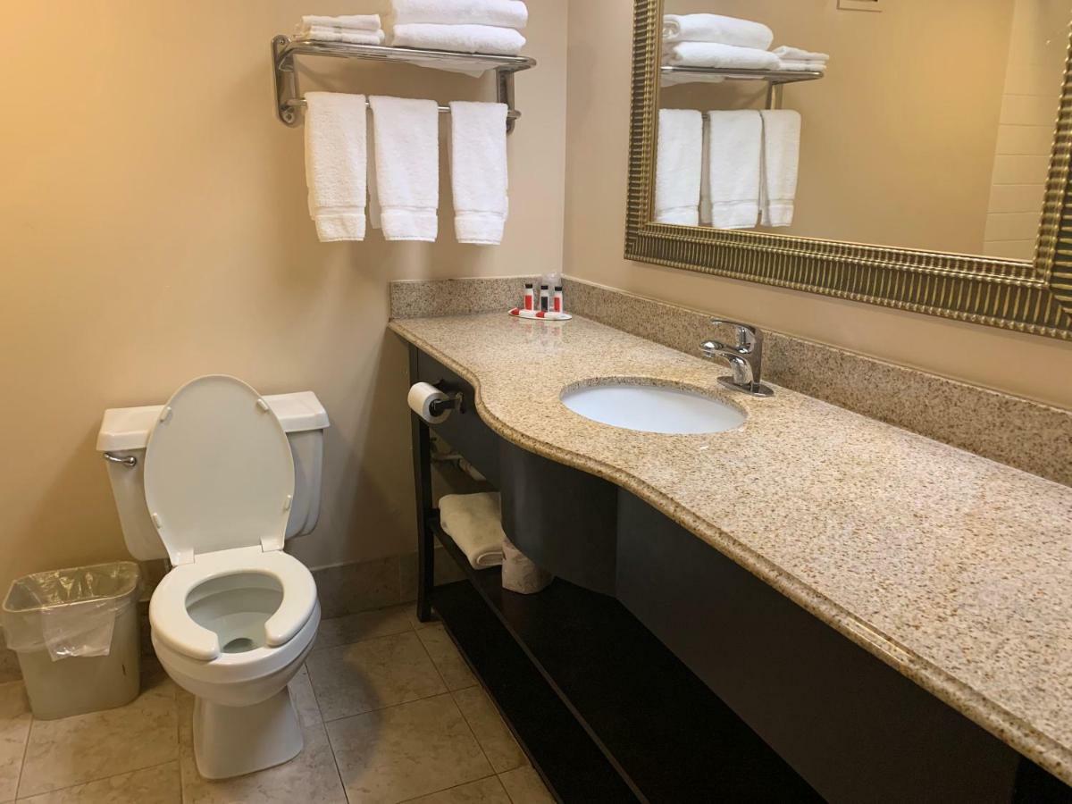 Ramada By Wyndham Gainesville Extérieur photo